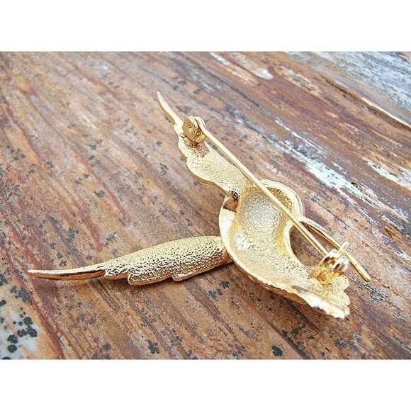 Vintage Hummingbird Brooch Pin Rhinestones Clear Red Crystal Gold Tone 1.75x1.5" - Picture 3 of 12